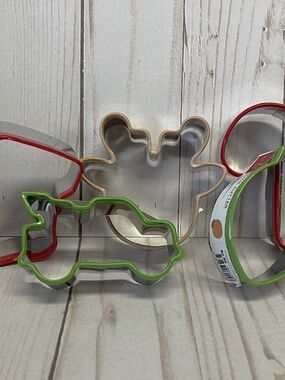 STIR 3" Comfort Grip & Metal Cookie Cutter Christmas Shapes Set of 5 NEW